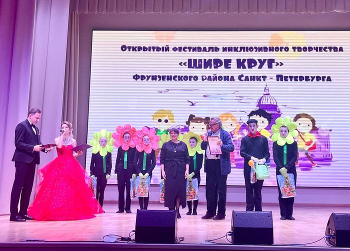 Участие театрального коллектива в районном фестивале ШИРЕ КРУГ 2